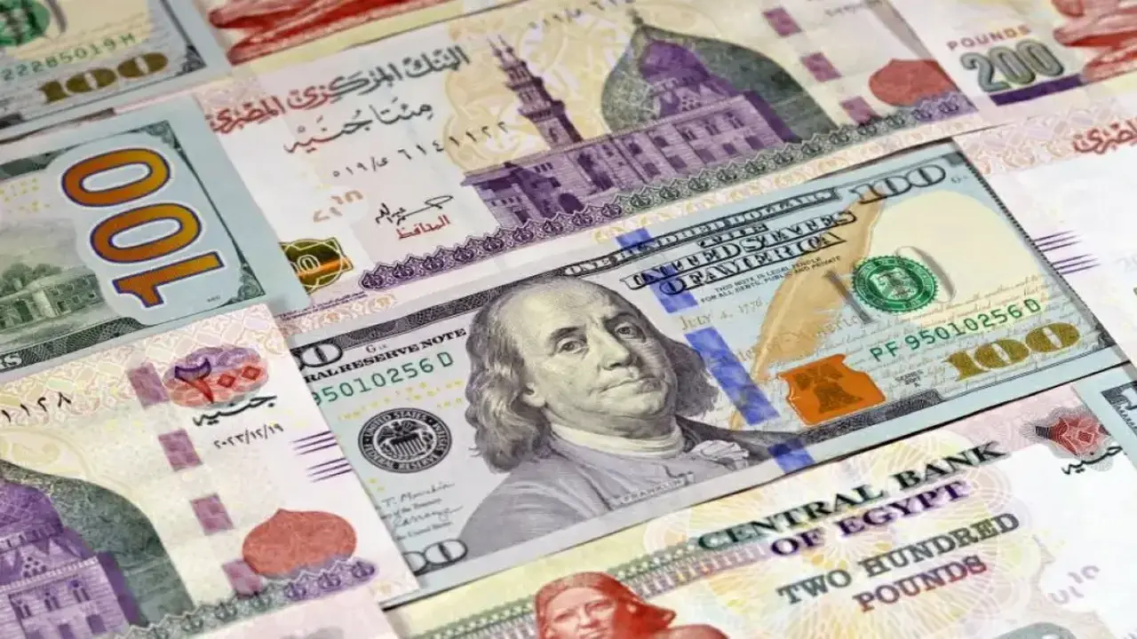 الدولار يرتفع أمام الجنيه لليوم الثاني في تعاملات البنوك